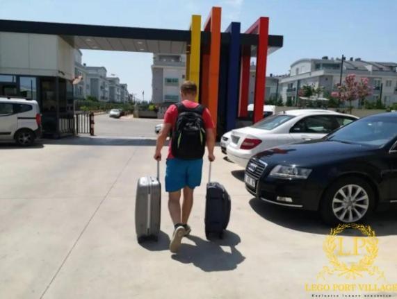 Close Airport,Mall Of Antalya Shopping Center,Tram Station 외부 사진