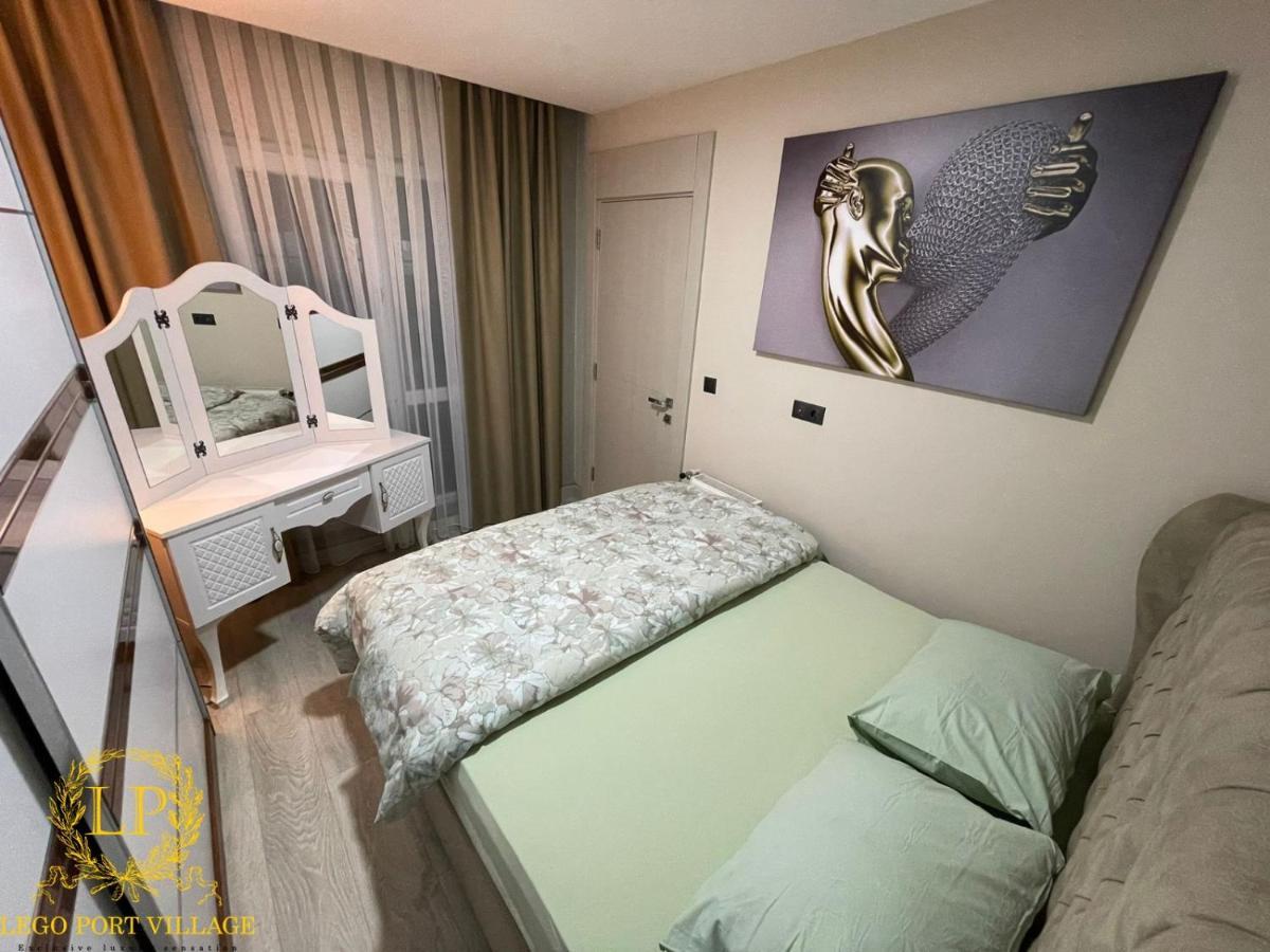 Close Airport,Mall Of Antalya Shopping Center,Tram Station 외부 사진