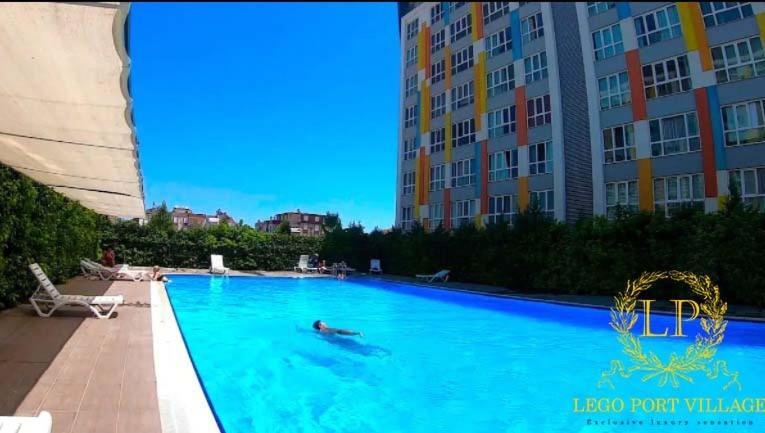 Close Airport,Mall Of Antalya Shopping Center,Tram Station 외부 사진